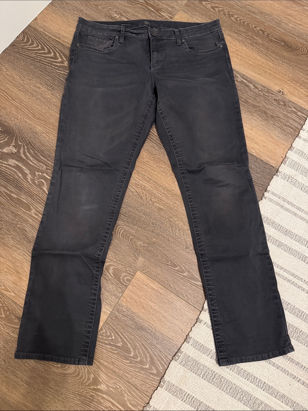Kut from the Kloth STEVIE Black Straight-Leg Jeans. Size 12